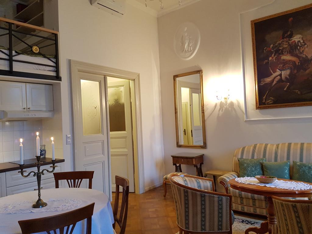 Charles Apartment Прага Екстериор снимка