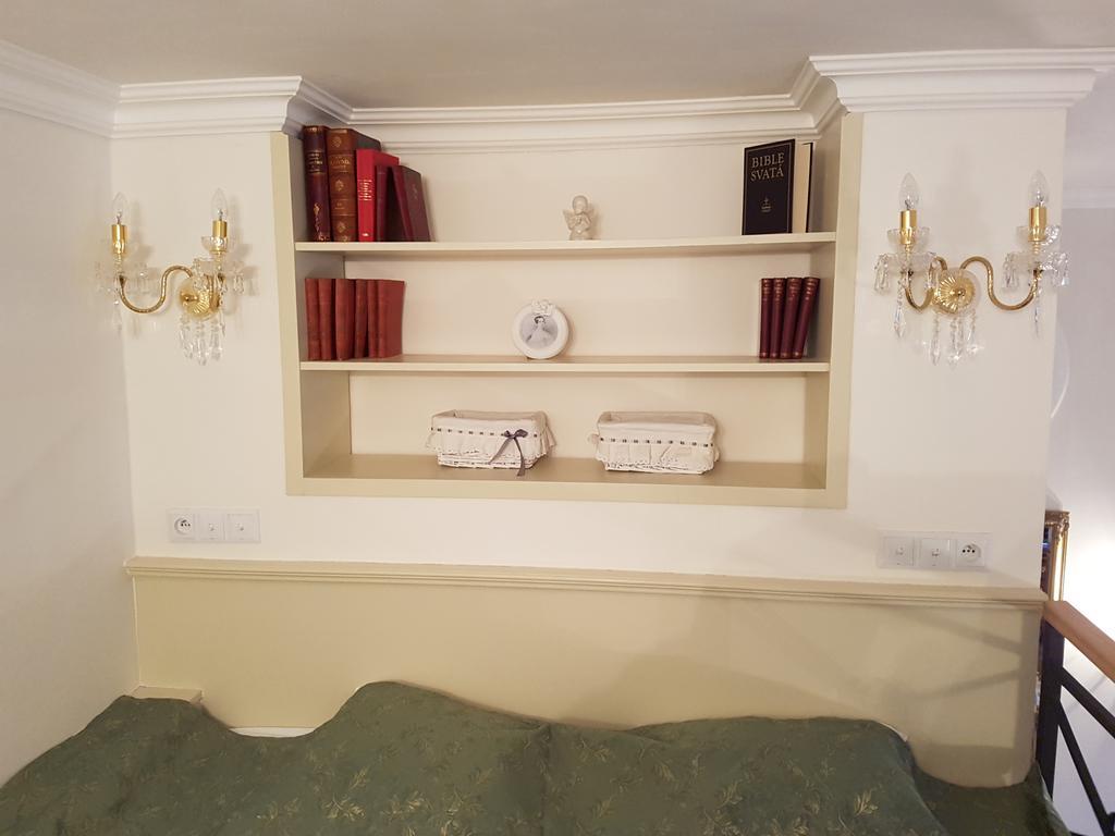 Charles Apartment Прага Екстериор снимка