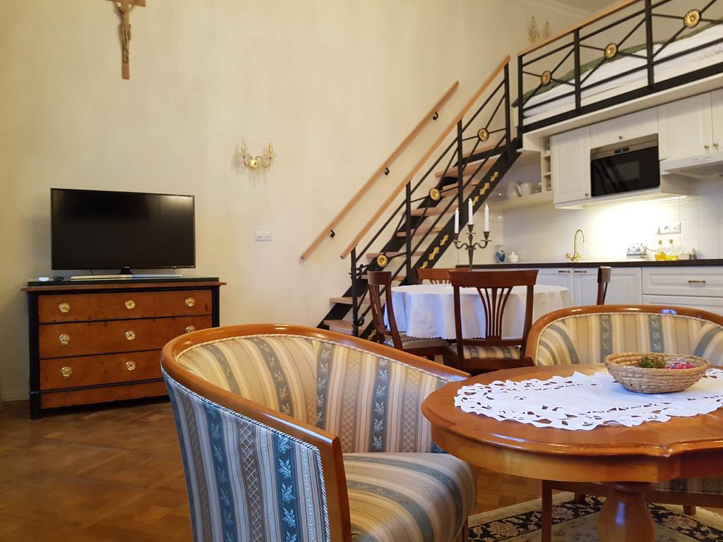 Charles Apartment Прага Екстериор снимка
