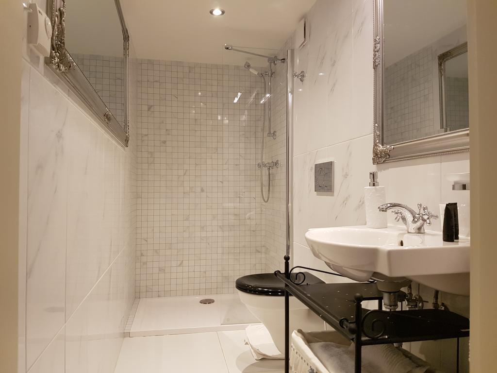 Charles Apartment Прага Екстериор снимка